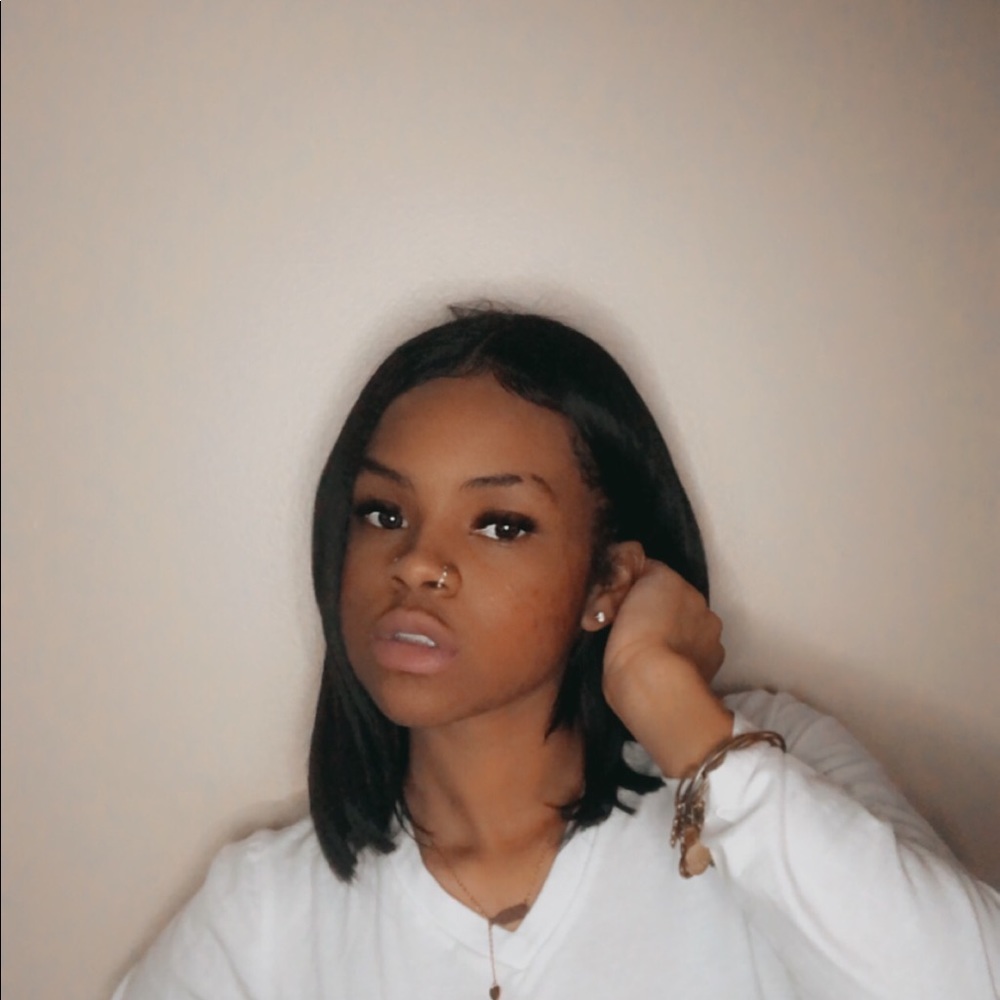Meet your Posher, Amari
